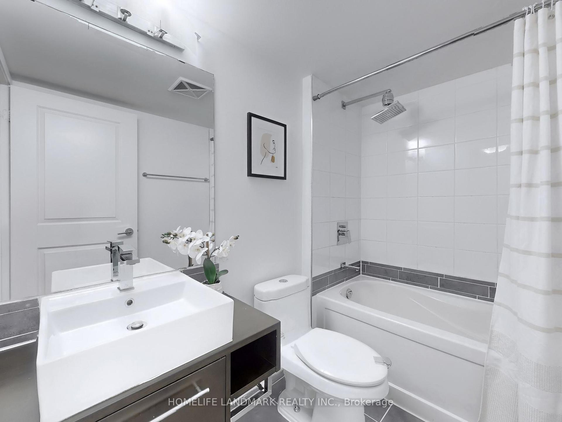 2 Bedrooms Condo at 190 Borough, Toronto For sale
