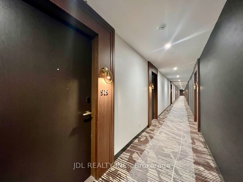 6 Greenbriar