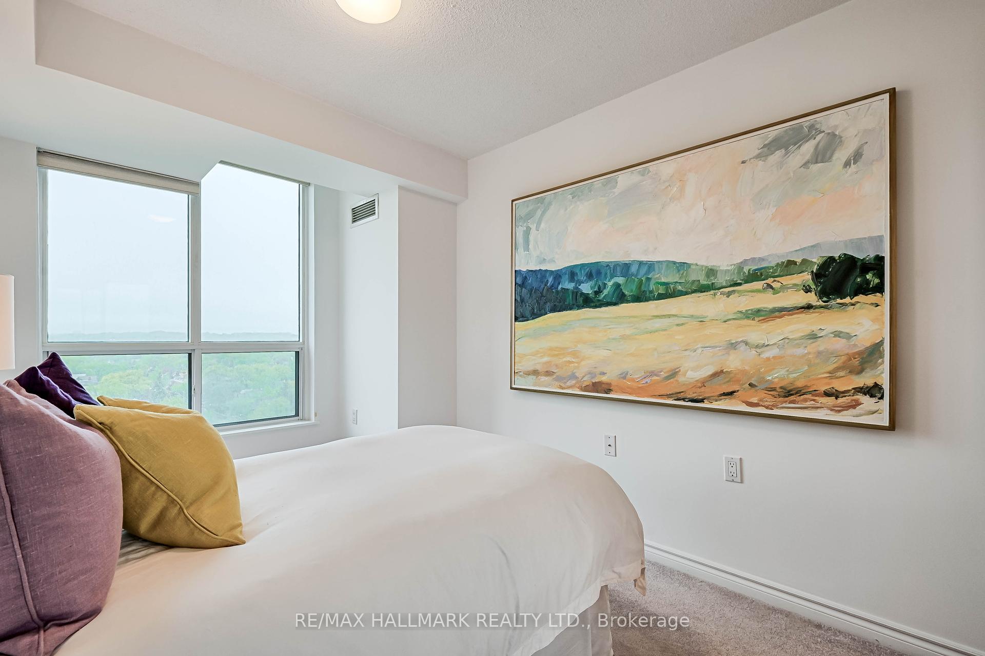 2 Bedrooms Condo at 388 Bloor, Toronto For sale