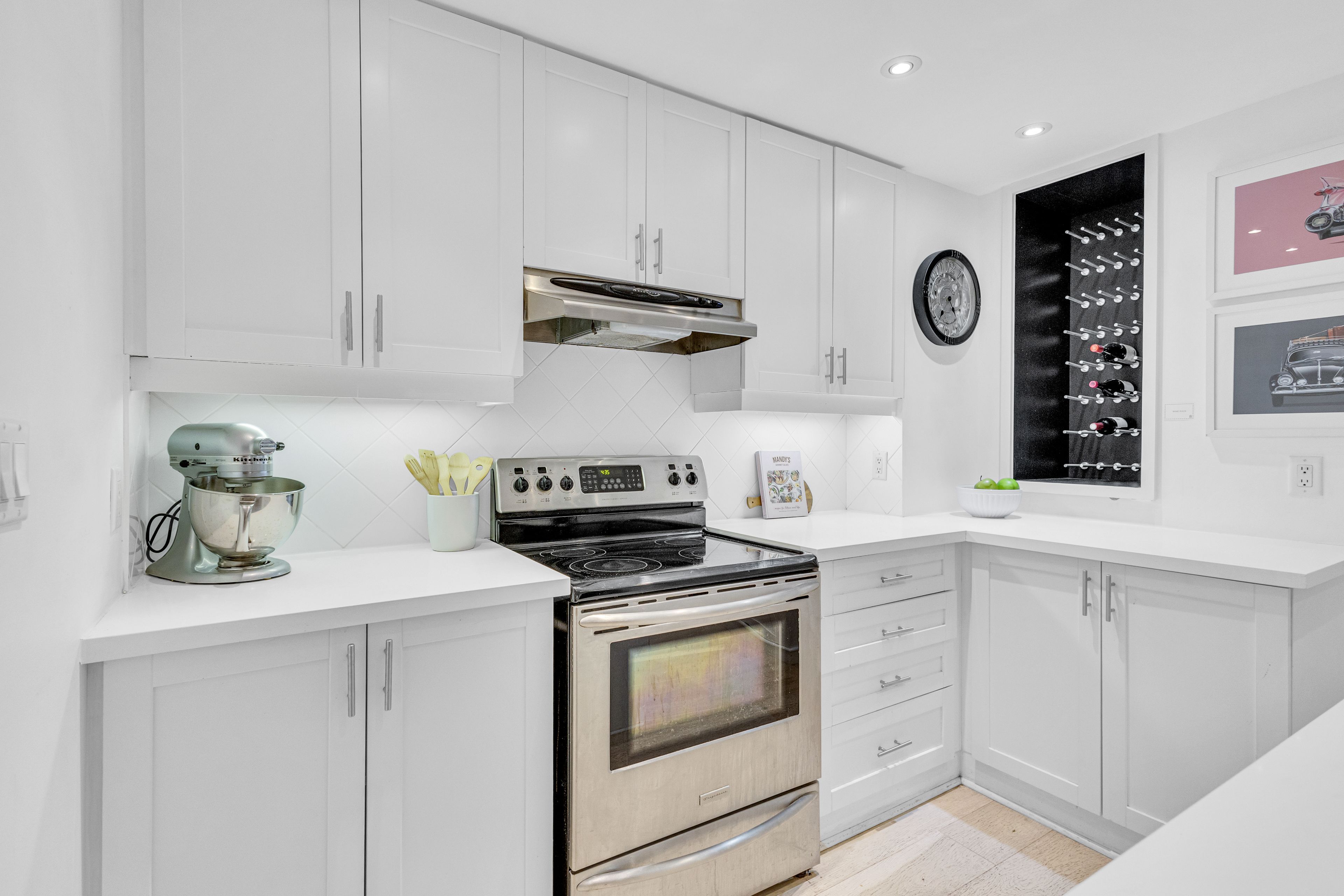812 Duplex Avenue