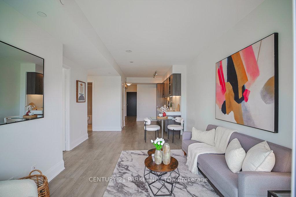 2 Bedrooms Condo at 101 Erskine, Toronto For sale