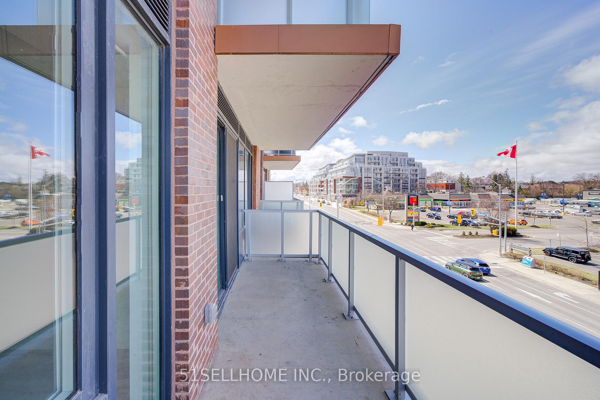 2 Bedrooms Condo at 215 Lakeshore,  Mississauga For sale