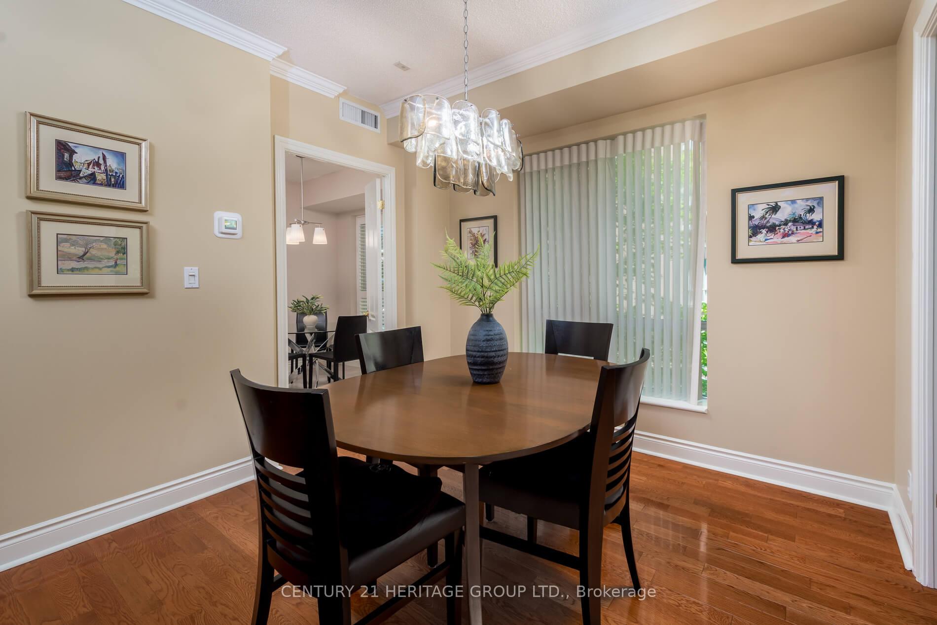 2 Bedrooms Condo at 11 William Carson, Toronto For sale