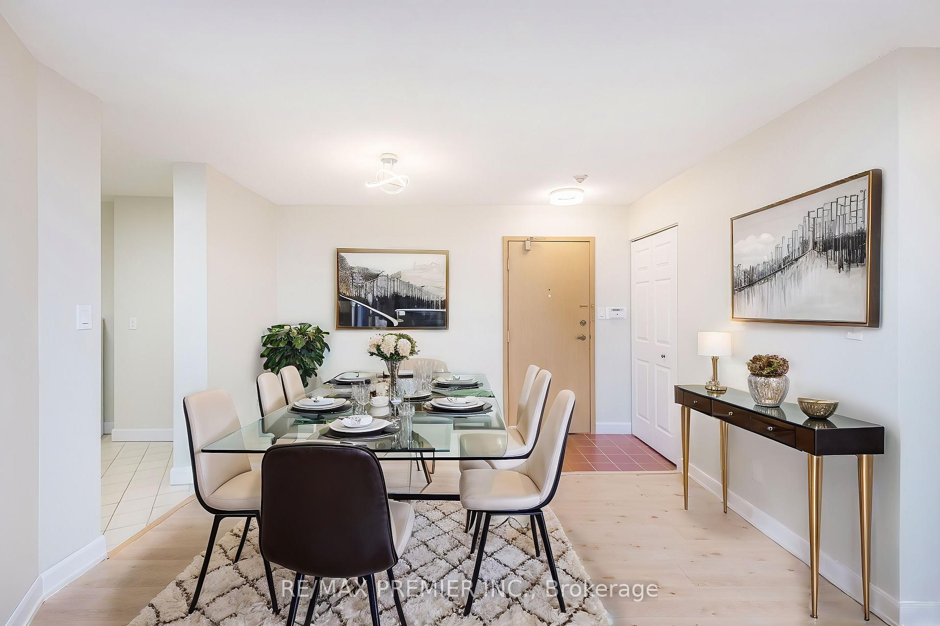 2 Bedrooms Condo at 20 Southport,  Toronto For sale