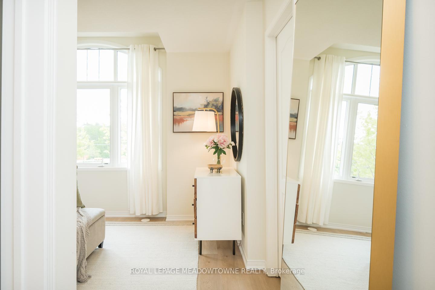 4 Bedrooms Condo at 3355 Thomas, Mississauga For sale