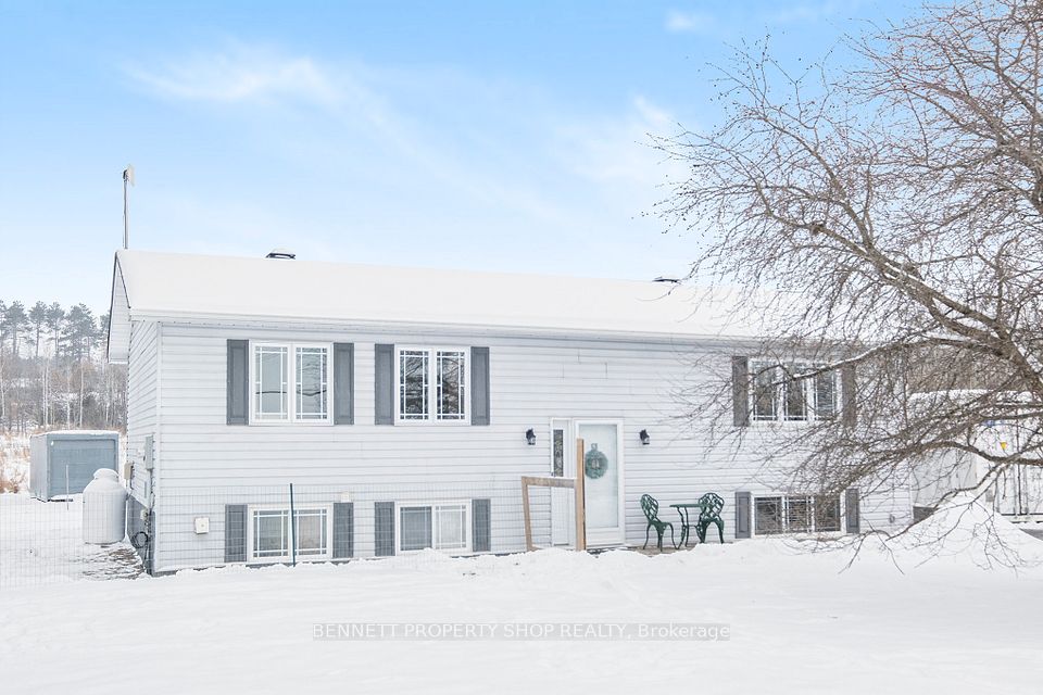 3406 CHAMPLAIN