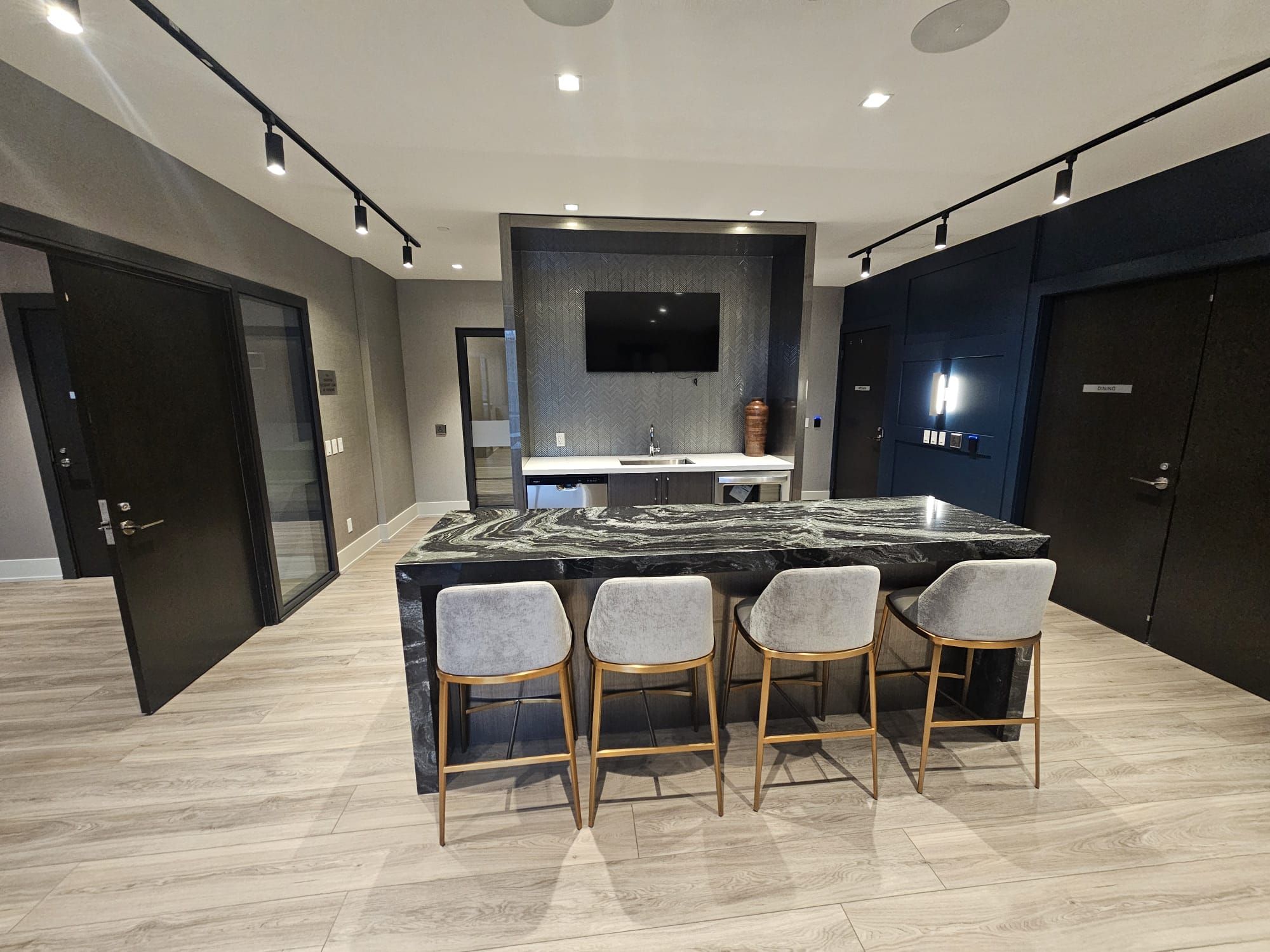 286 Main Street 2605