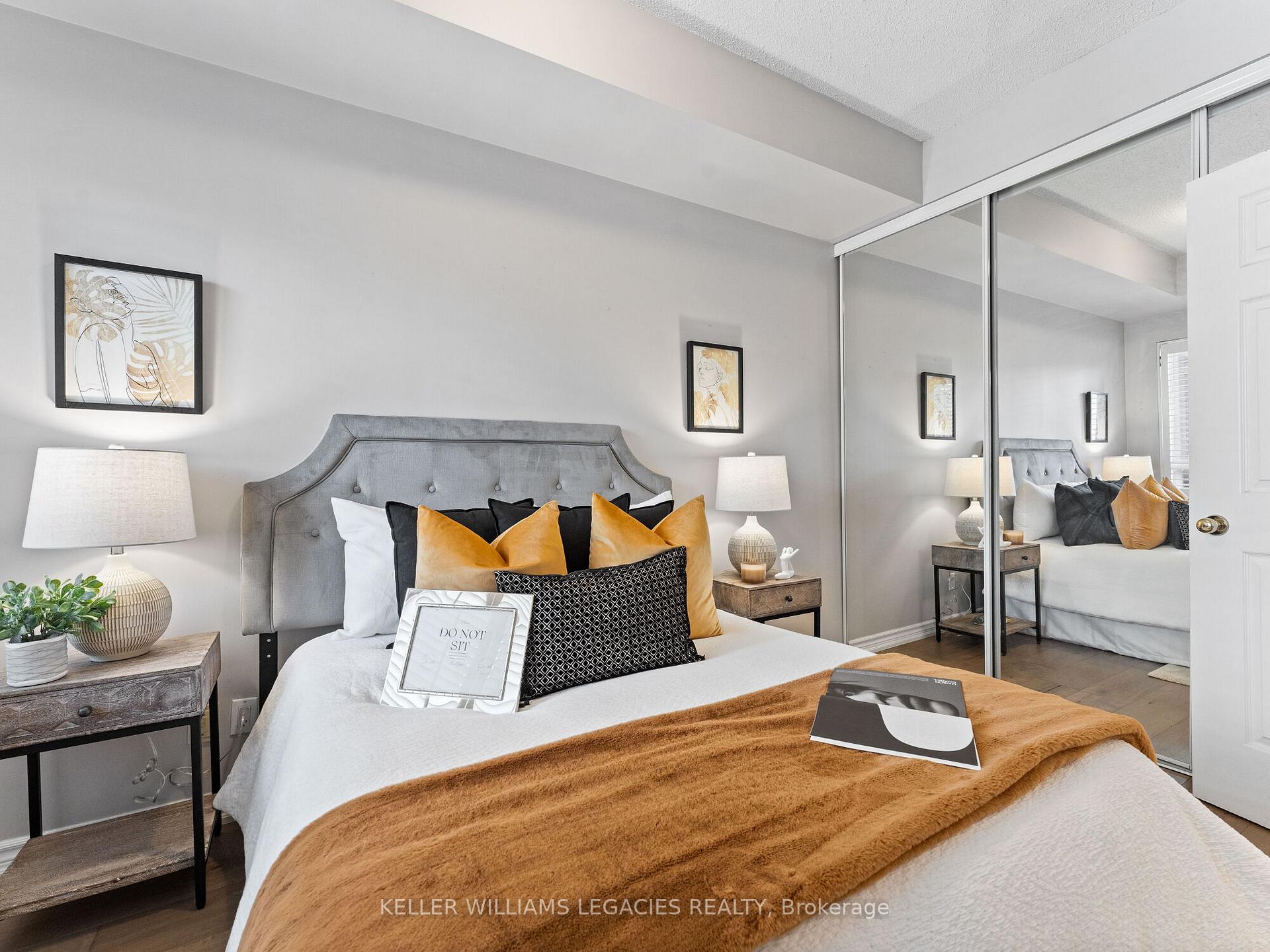 1 Bedroom Condo at 39 Jarvis, Toronto For sale