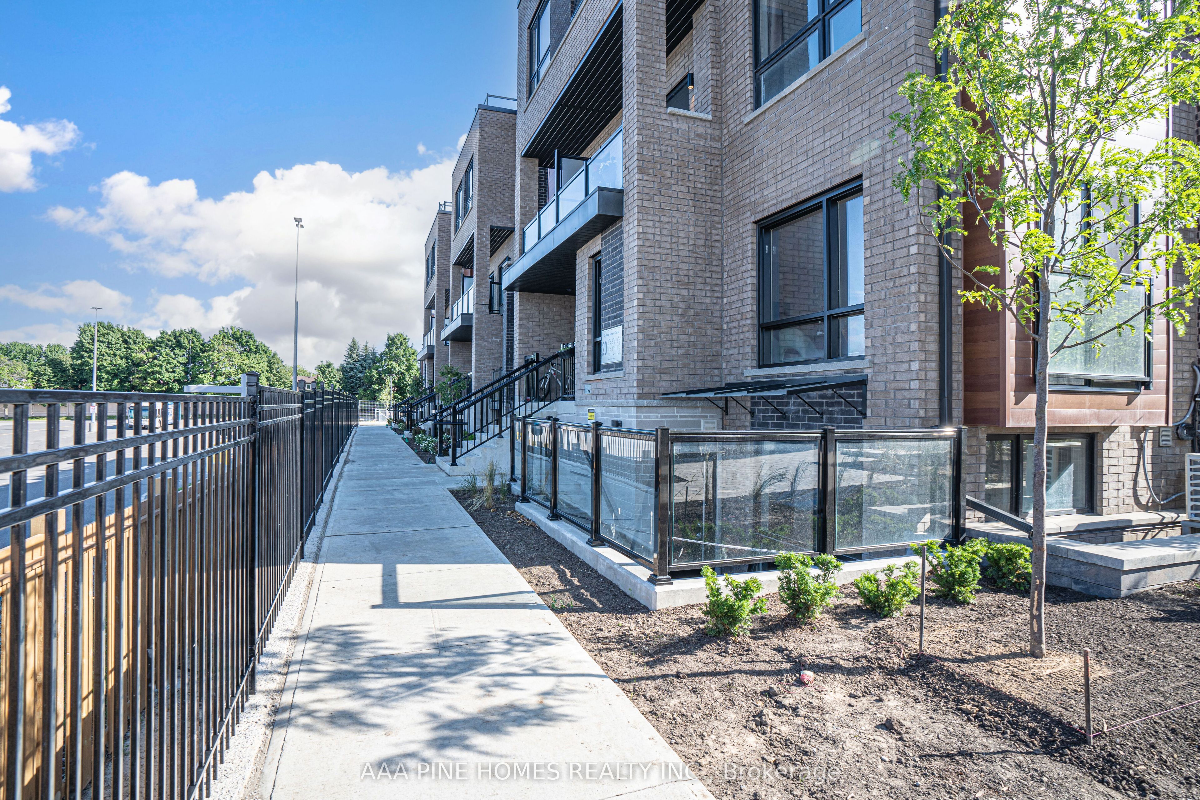 20 Lytham Green Circle, ##4