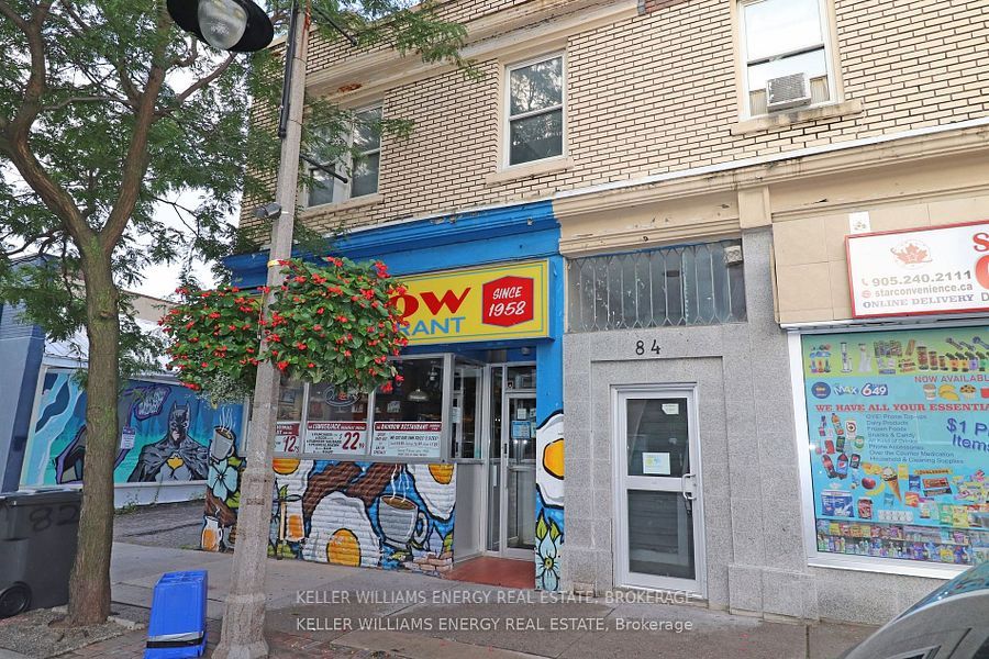 84 Simcoe Street