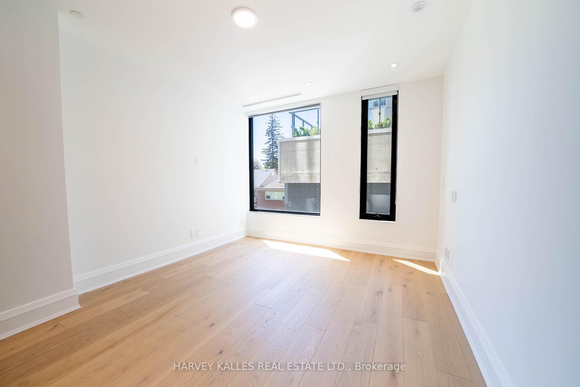 2010 Bathurst Street 2C