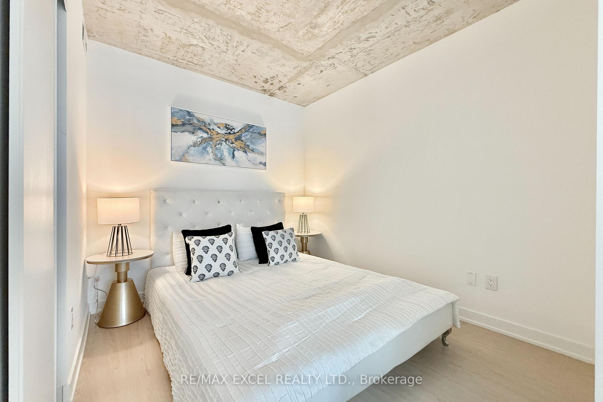 2 Bedrooms Condo at 65 Mutual, Toronto For sale