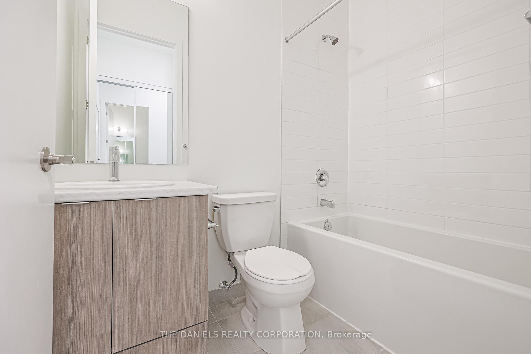 2 Bedrooms Condo at 165 Canon Jackson,  Toronto For sale