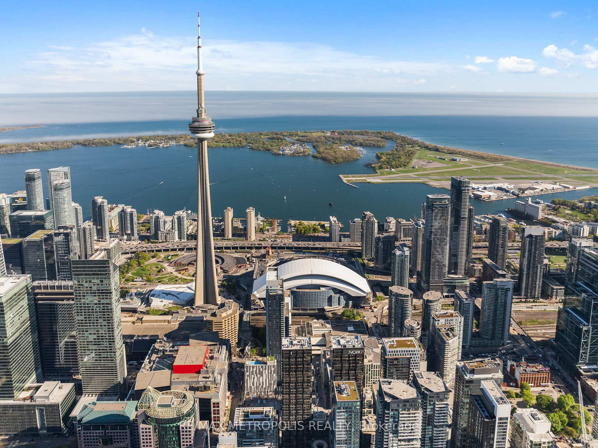 2 Bedrooms Condo at 15 Mercer, Toronto For sale