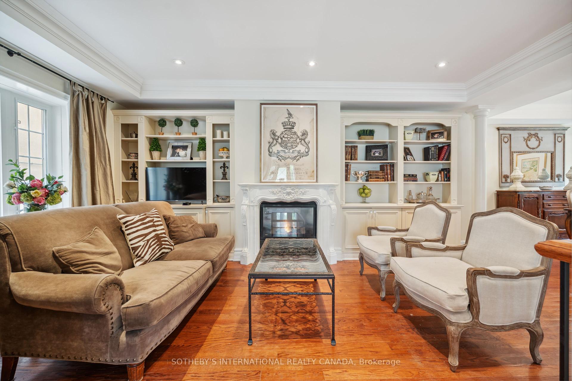 3 Bedrooms Condo at 16 Relmar, Toronto For sale