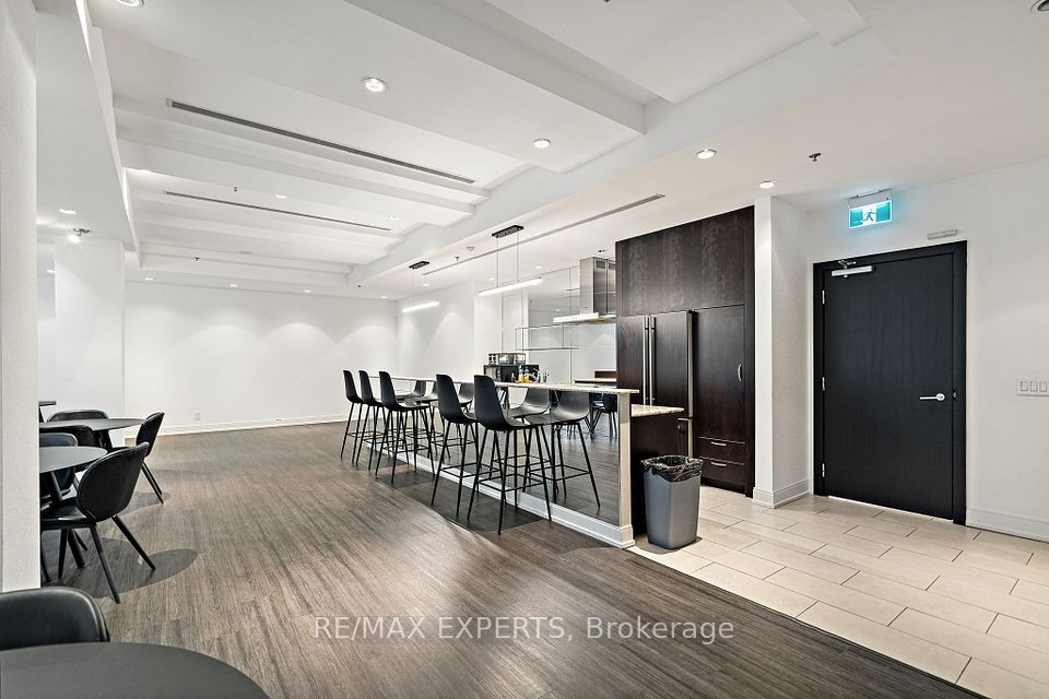 88 Broadway Avenue 316