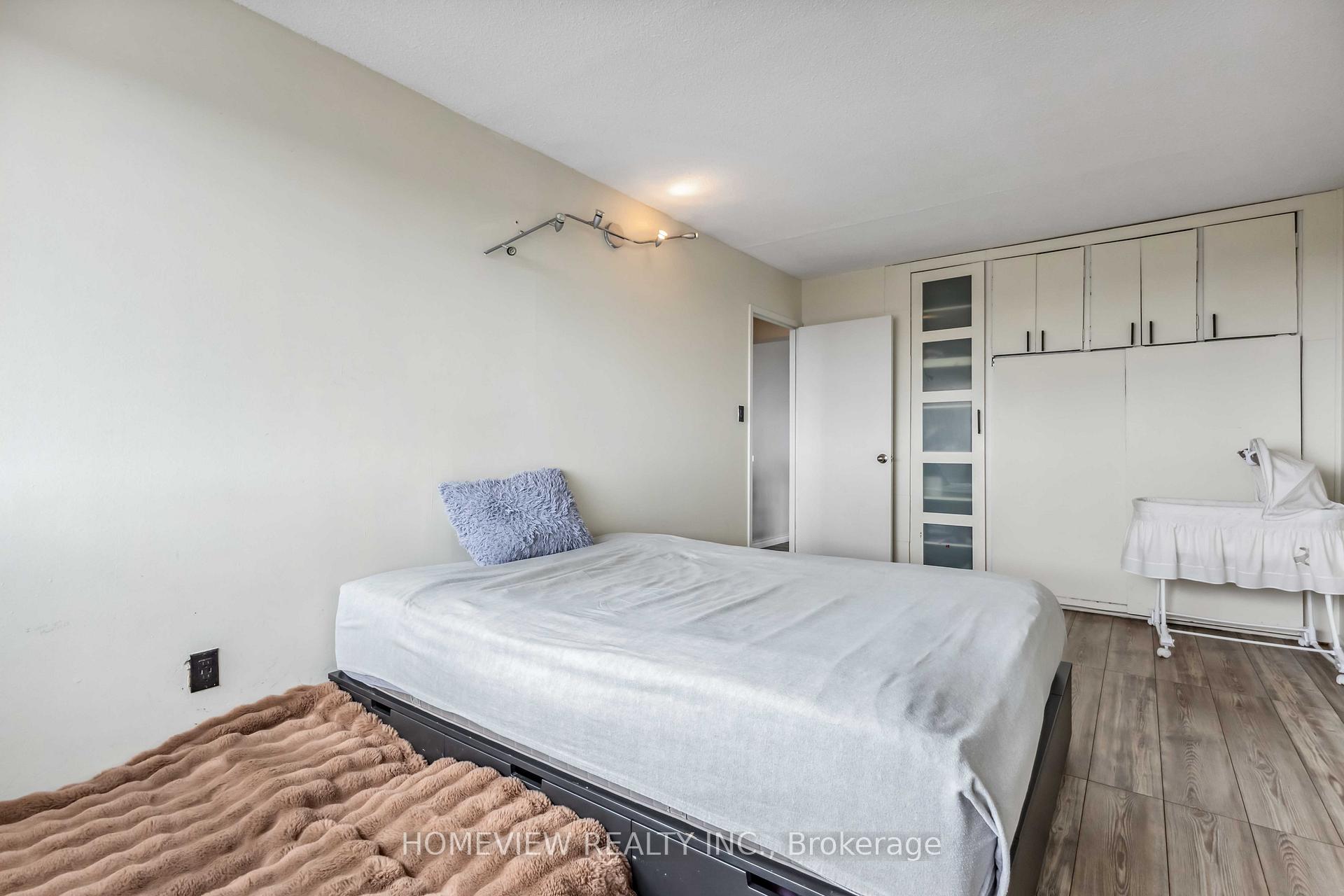 2 Bedrooms Condo at 715 DON MILLS,  Toronto For sale