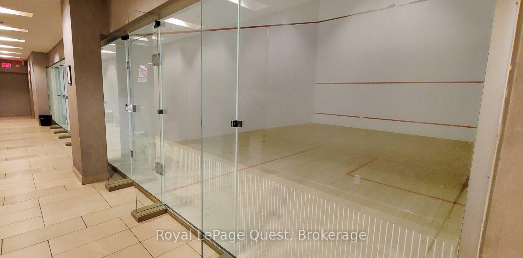 2 Bedrooms Condo at 50 Absolute, Mississauga For sale