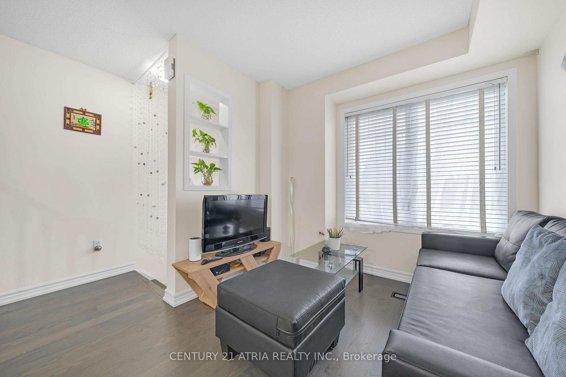 3 Bedrooms Condo at 9526 Sheppard,  Toronto For sale