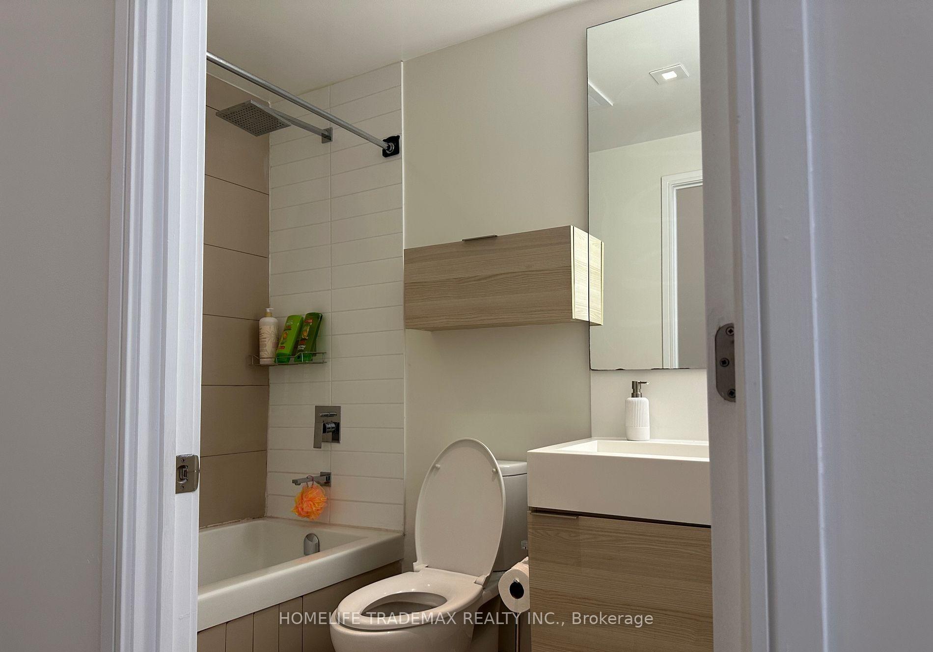2 Bedrooms Condo at 88 Scott,  Toronto For sale