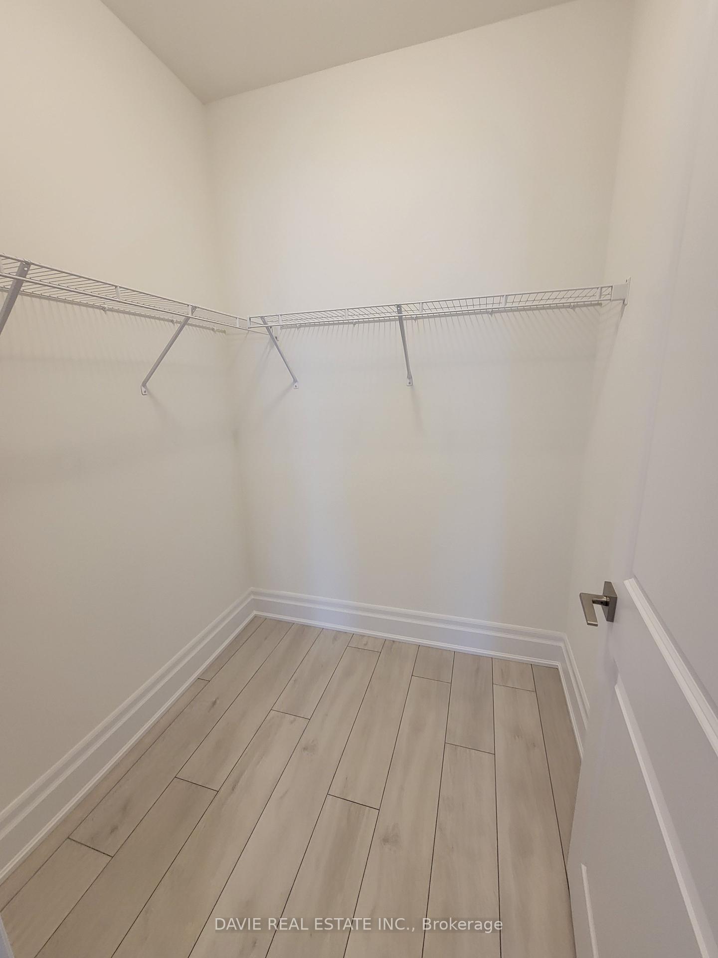 2 Bedrooms Condo at 30 Elm, Mississauga For sale