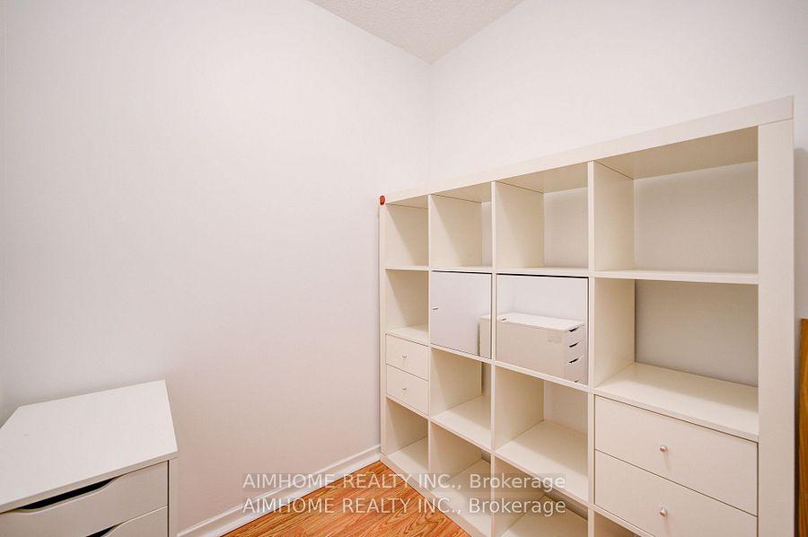 1 Bedroom Condo at 1055 Bay, Toronto For sale
