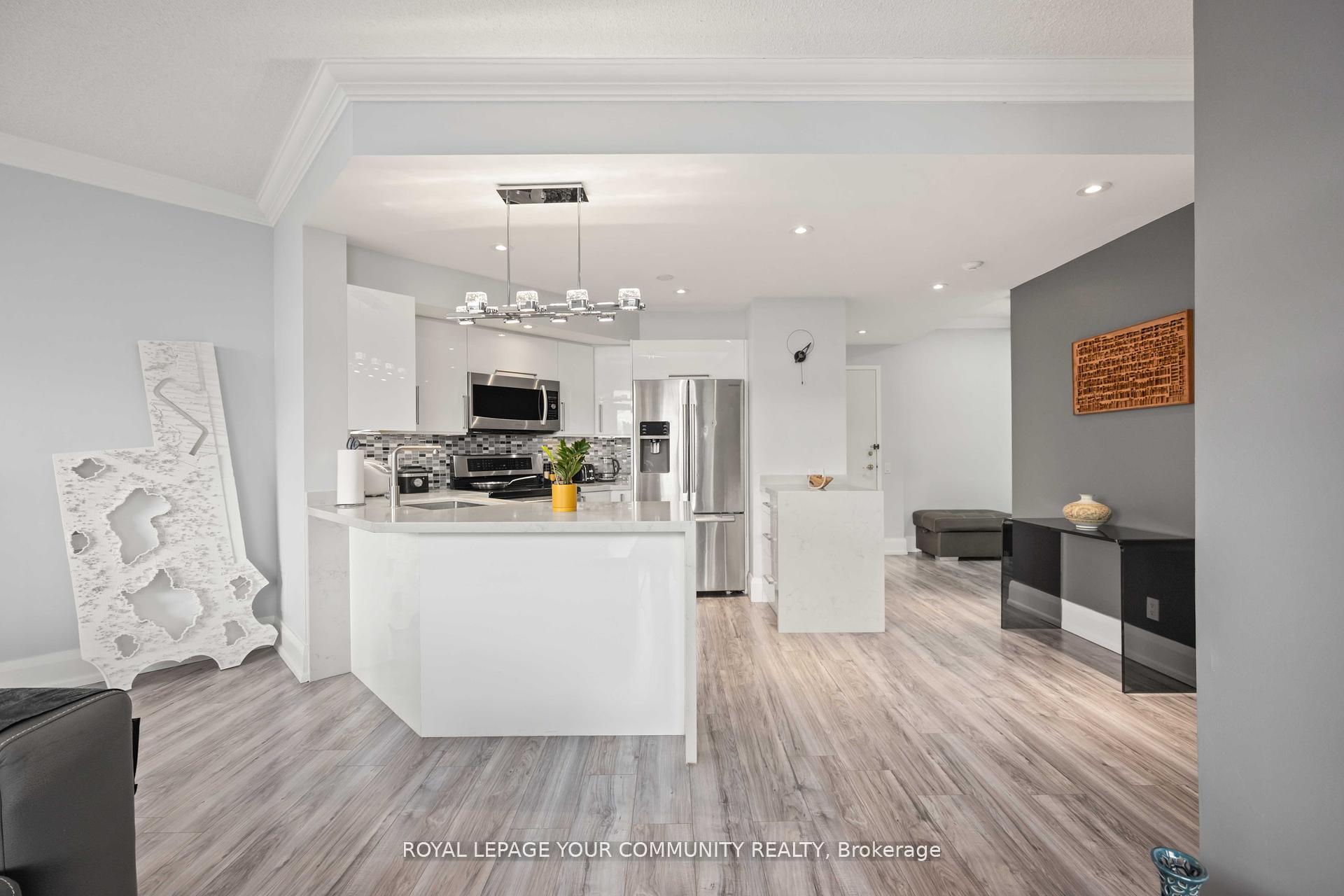 2 Bedrooms Condo at 5 Northtown, Toronto For sale