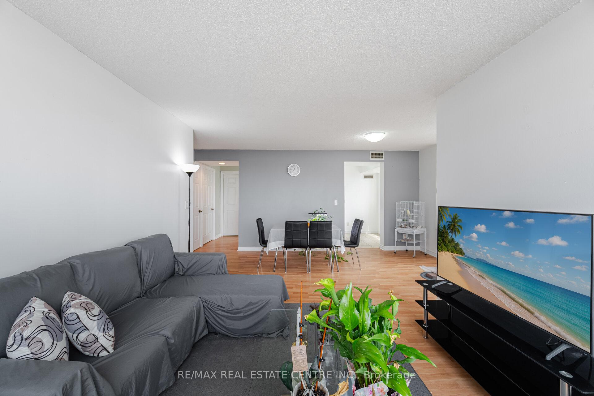 2 Bedrooms Condo at 710 Humberwood, Toronto For sale