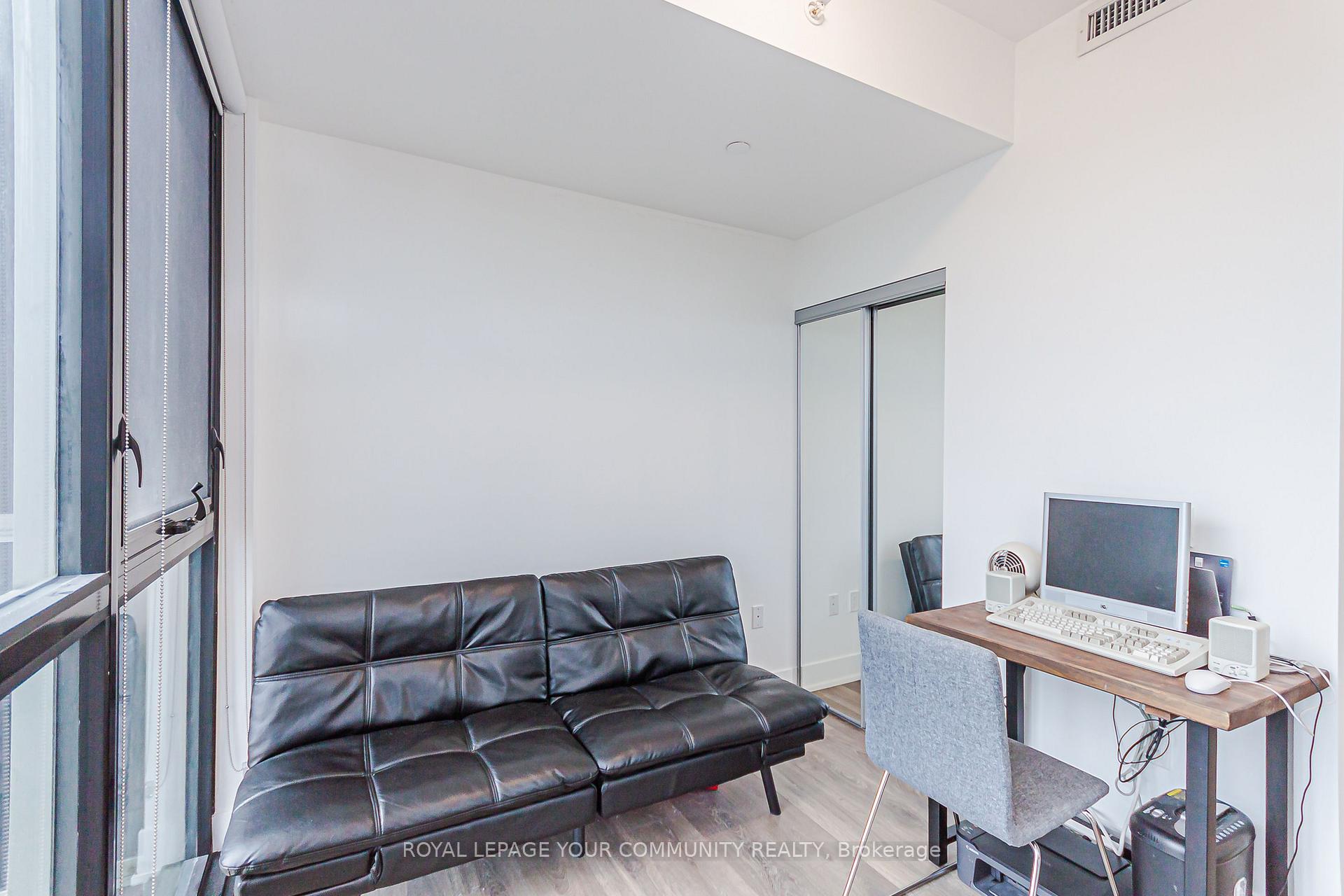 2 Bedrooms Condo at 2916 Highway 7,  Vaughan For sale