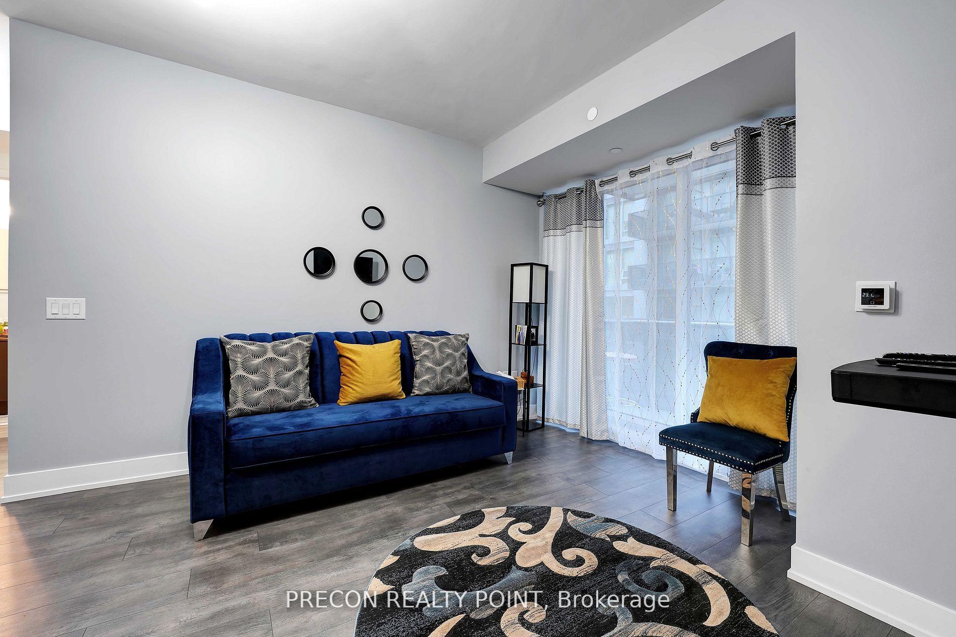 2 Bedrooms Condo at 2450 Old Bronte, Oakville For sale