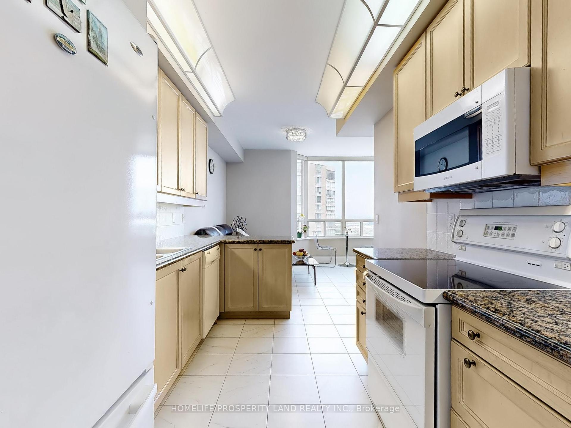 3 Bedrooms Condo at 89 Skymark, Toronto For sale