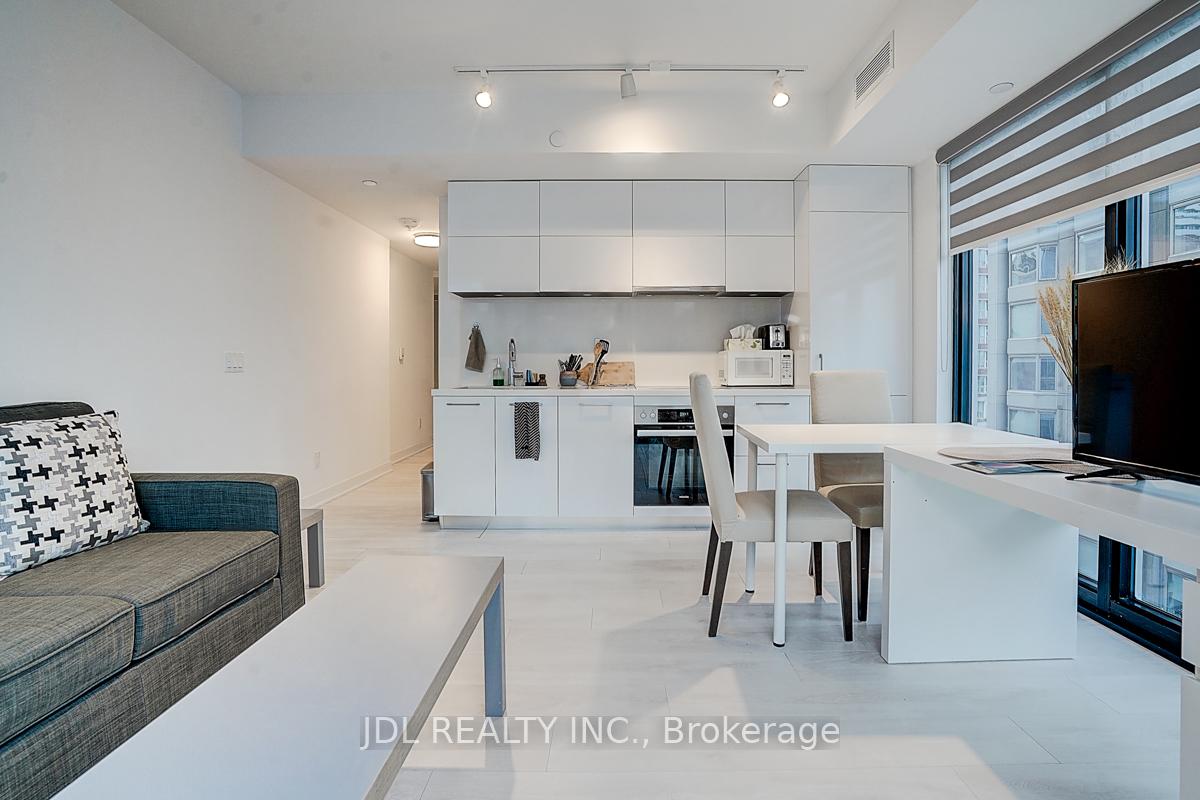 1 Bedroom Condo at 188 Cumberland, Toronto For sale