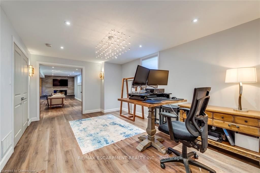 4306 Lakeshore Road
