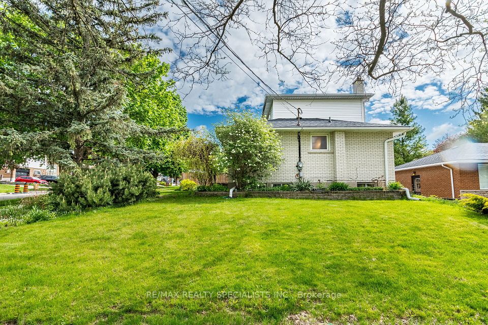60 Kenwood Crescent, Guelph, ON N1H 6E5