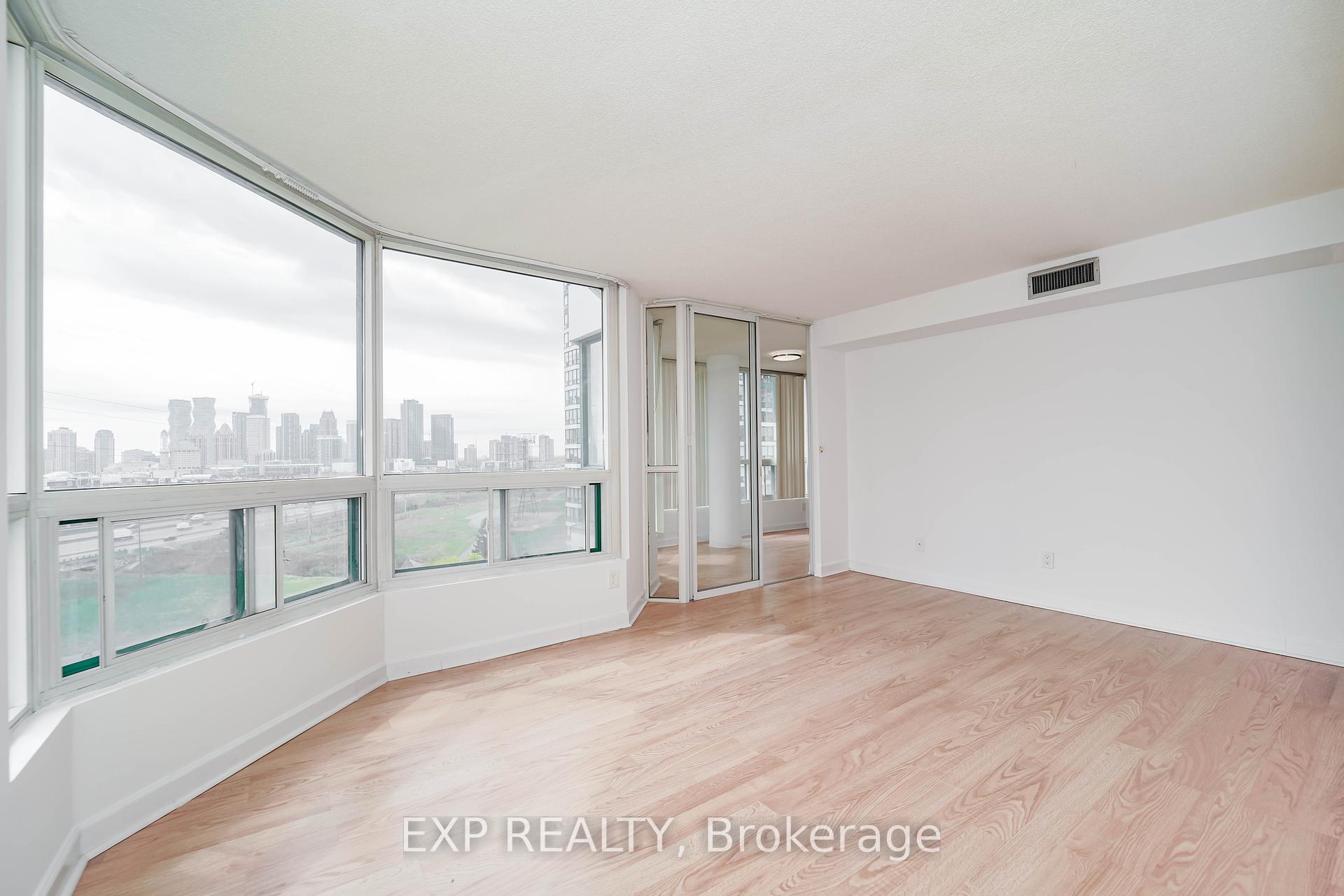 3 Bedrooms Condo at 4450 Tucana,  Mississauga For sale