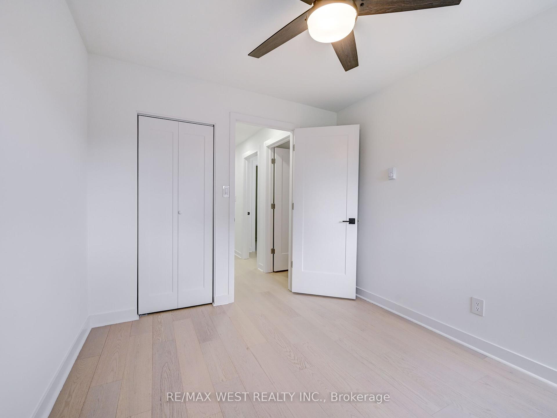 3 Bedrooms Condo at 22 Tandridge, Toronto For sale