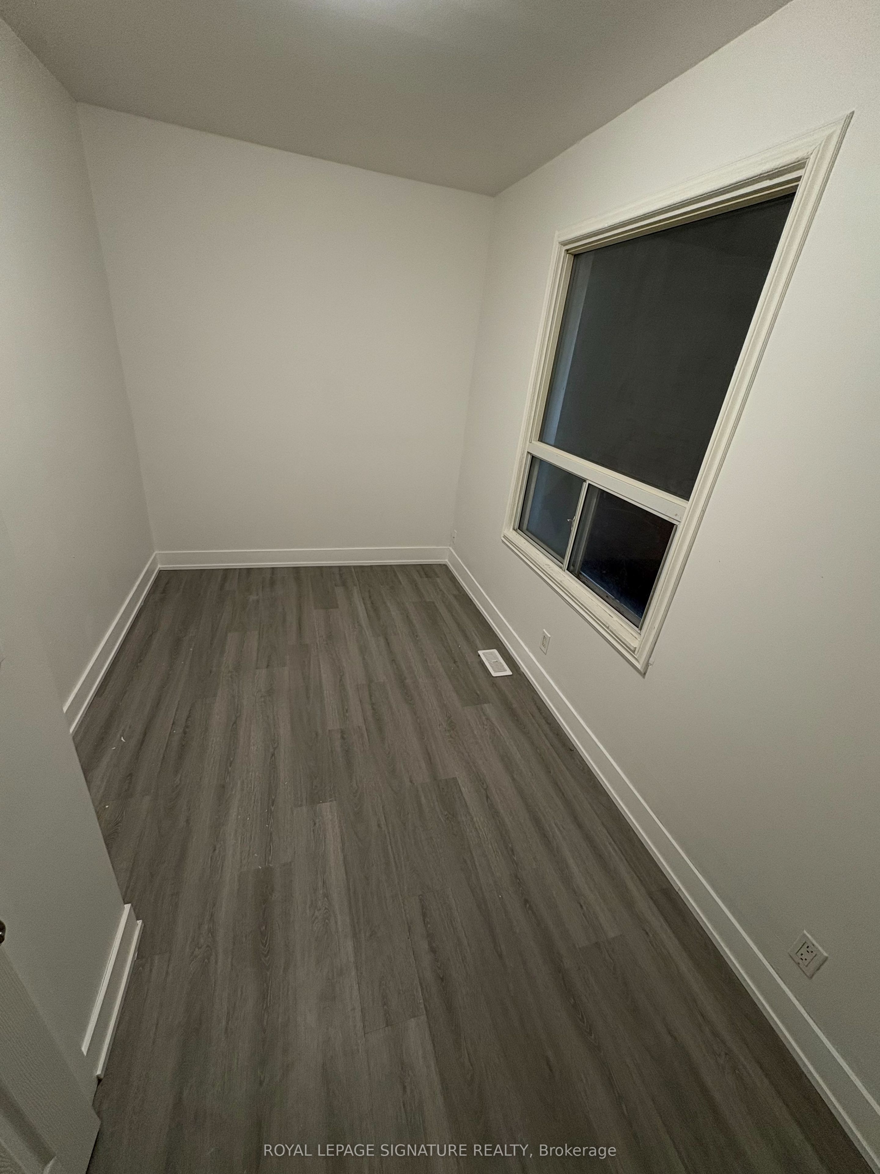 172 Coxwell Avenue, #Main