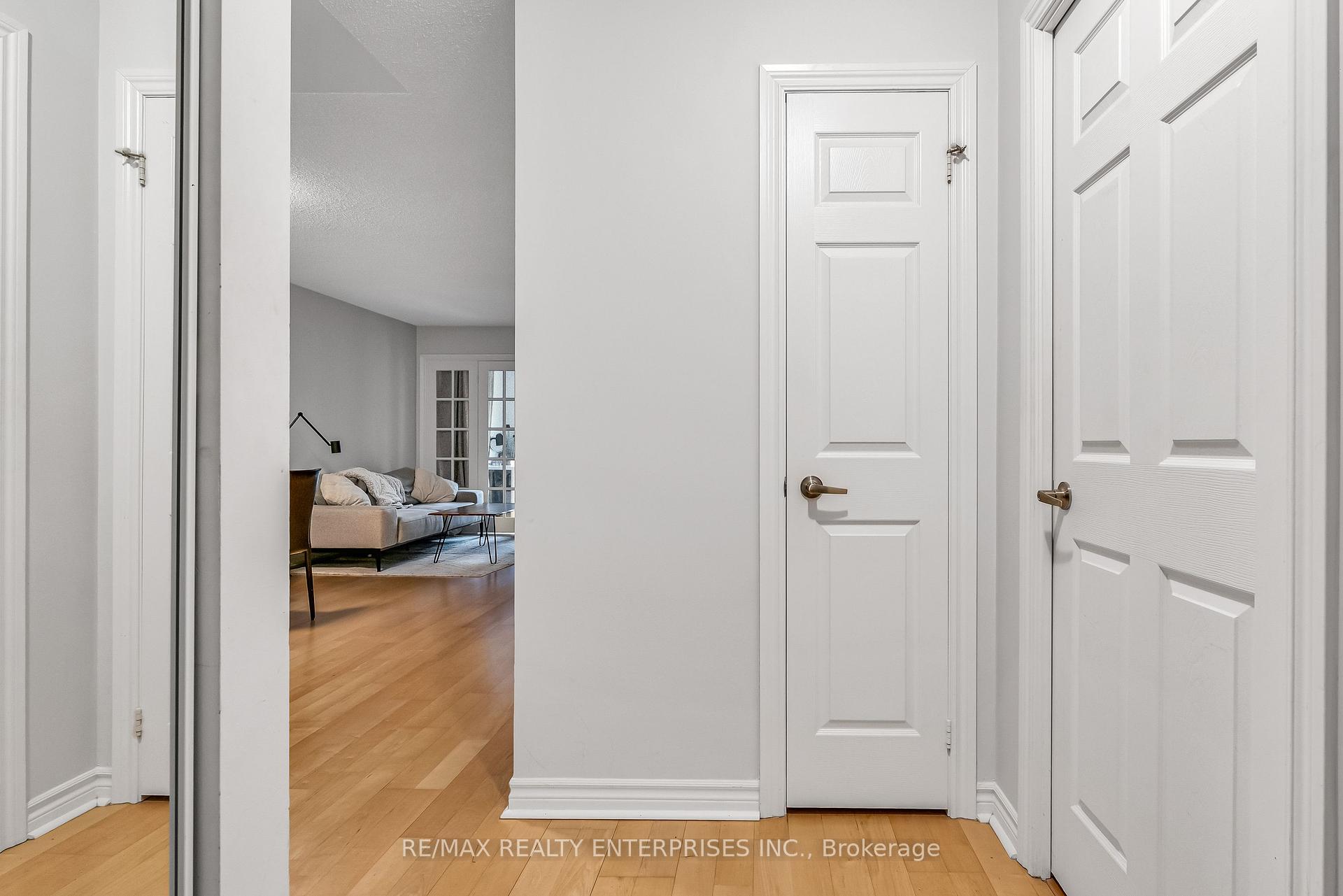 2 Bedrooms Condo at 763 Bay, Toronto For sale