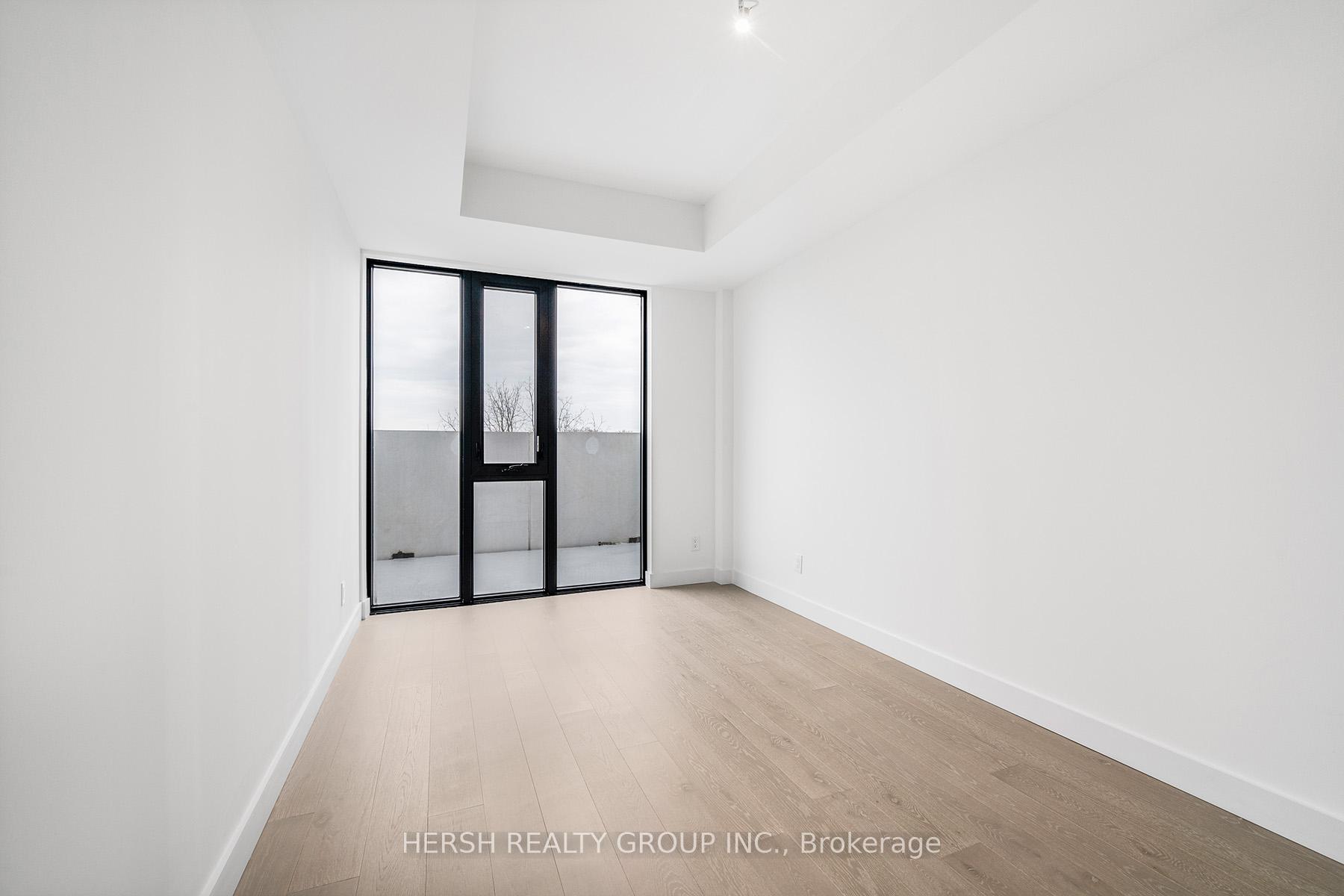 2 Bedrooms Condo at 160 Kingsway,  Toronto For sale