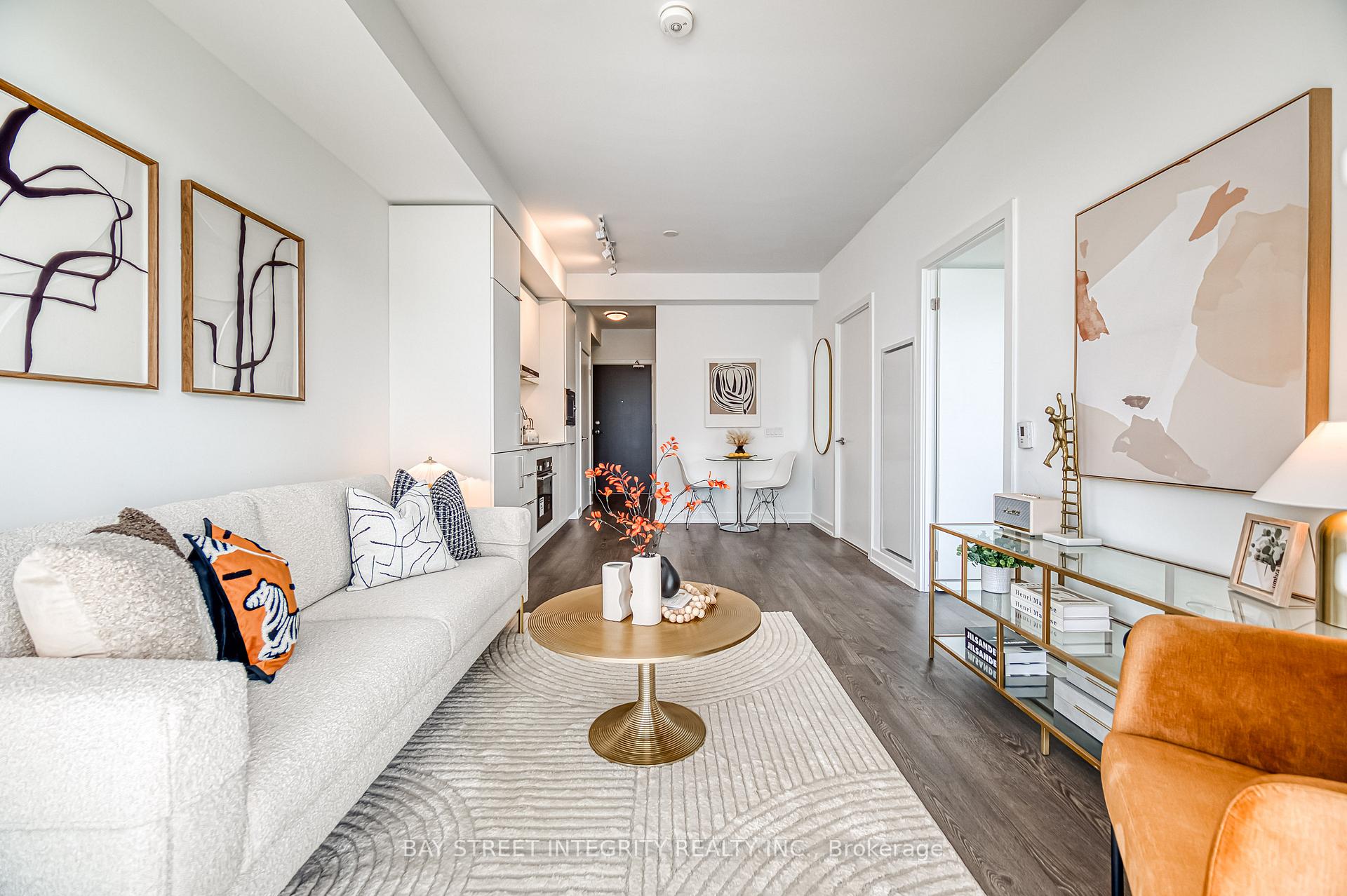 1 Bedroom Condo at 7 Golden Lion, Toronto For sale