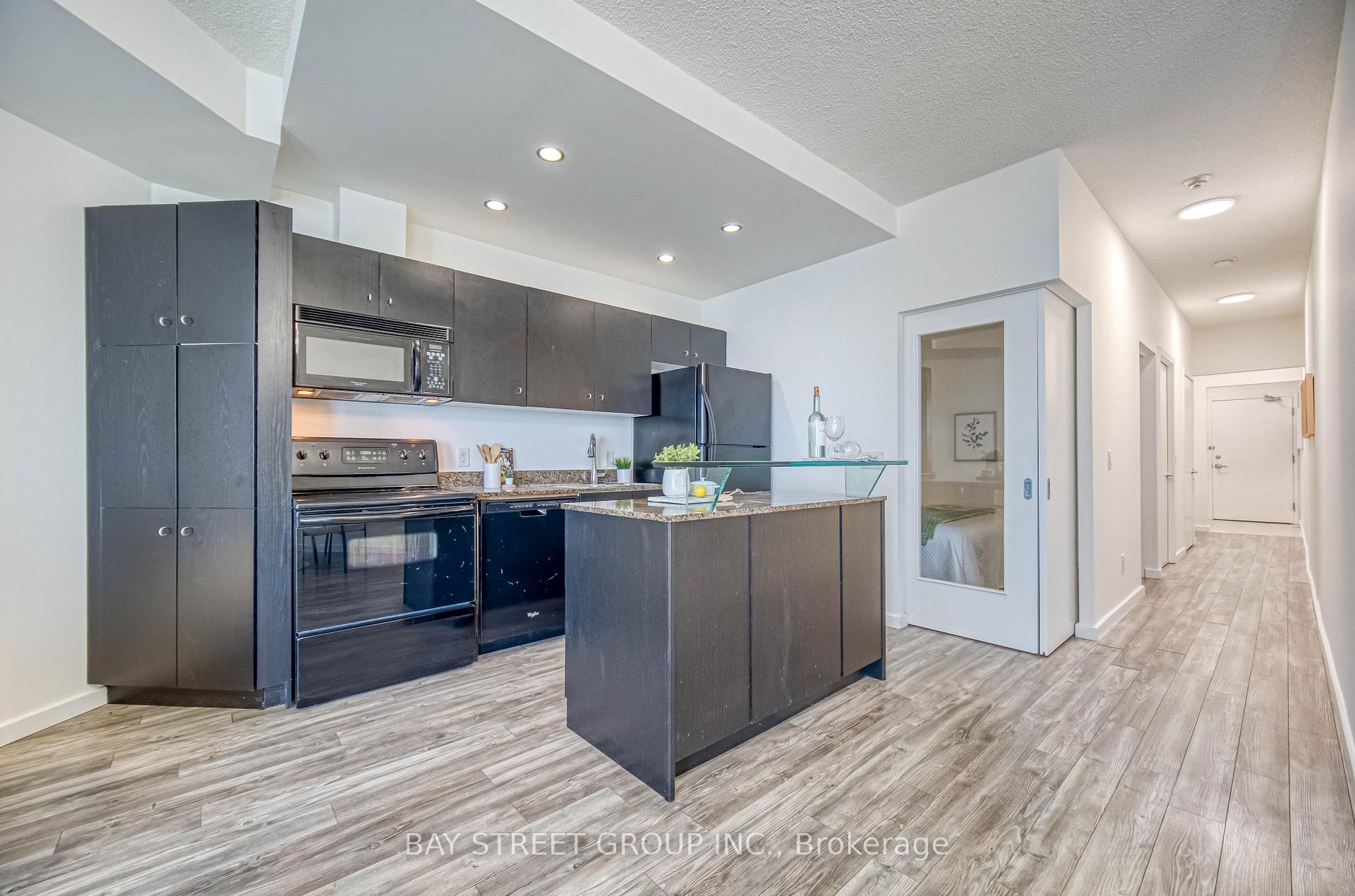1 Bedroom Condo at 8 York, Toronto For sale