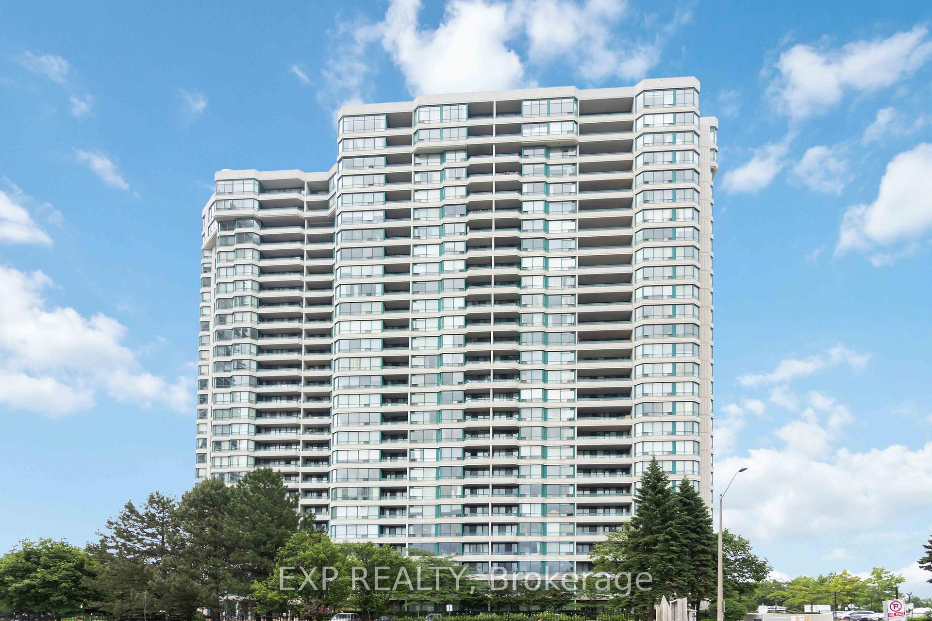 2 Bedrooms Condo at 550 Webb, Mississauga For sale
