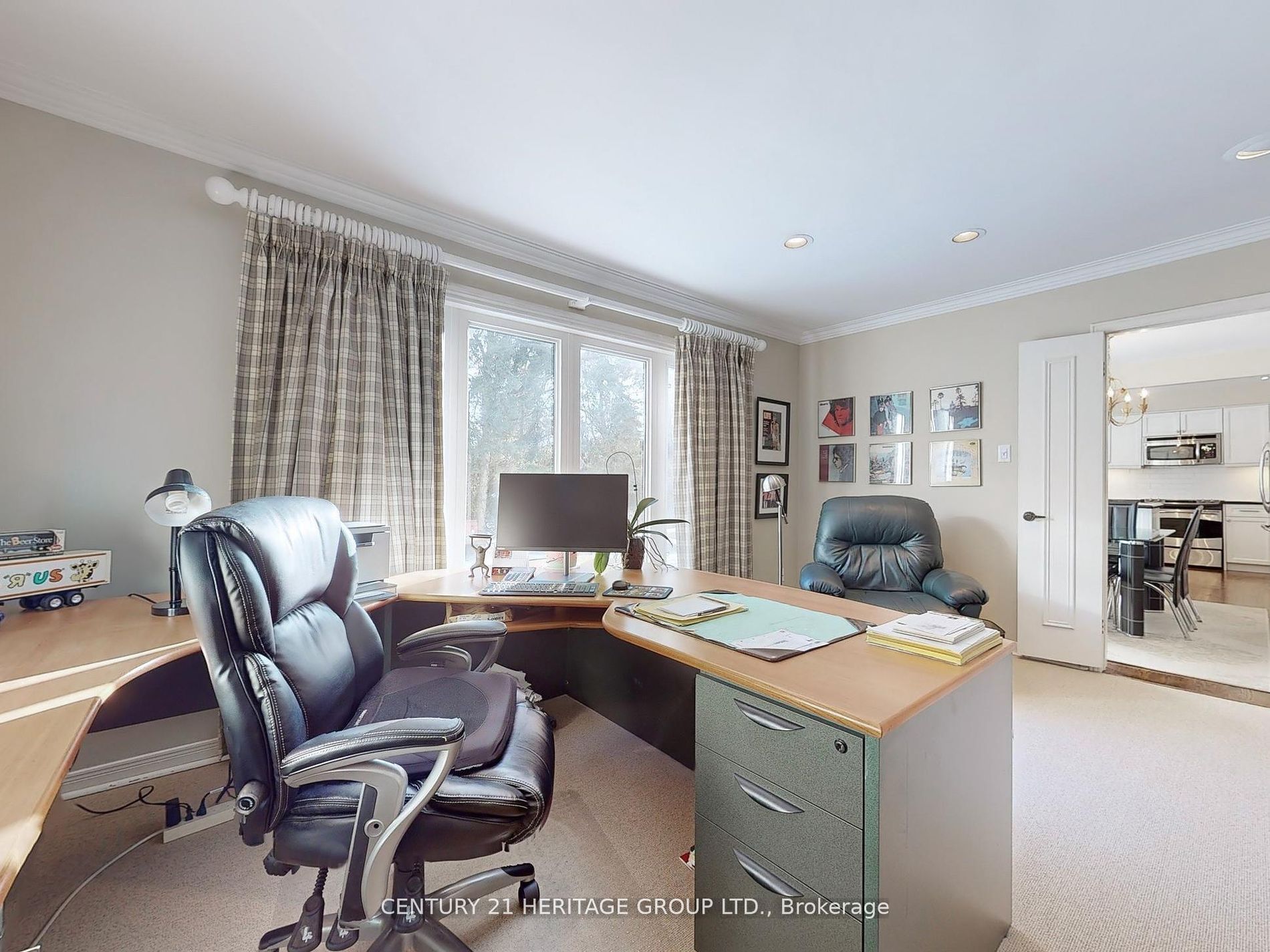 35 Forest Park Crescent