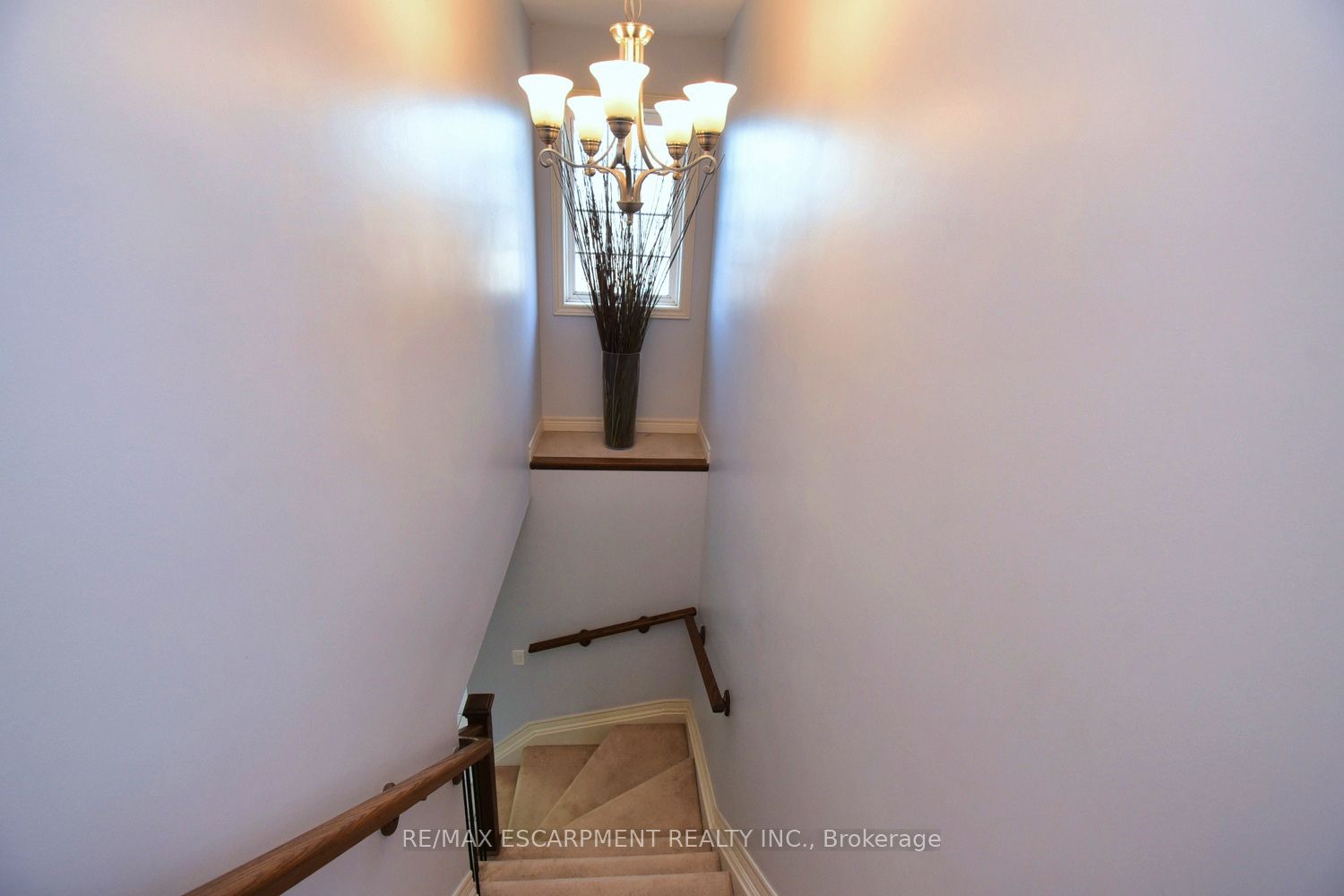 160 Wallace Avenue S