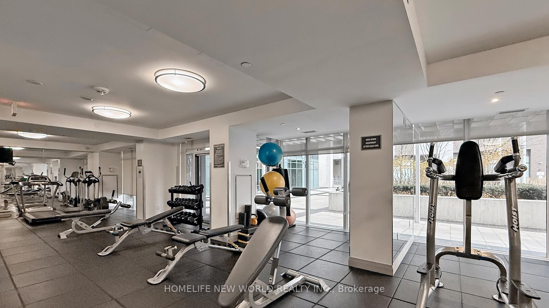 2 Bedrooms Condo at 400 Adelaide, Toronto For sale