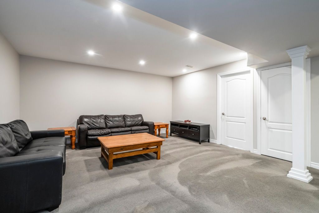19 Butternut Crescent Wasaga Beach Ontario L9Z 0A7