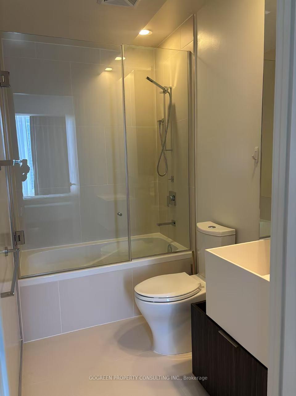 2 Bedrooms Condo at 1 Bloor,  Toronto For sale