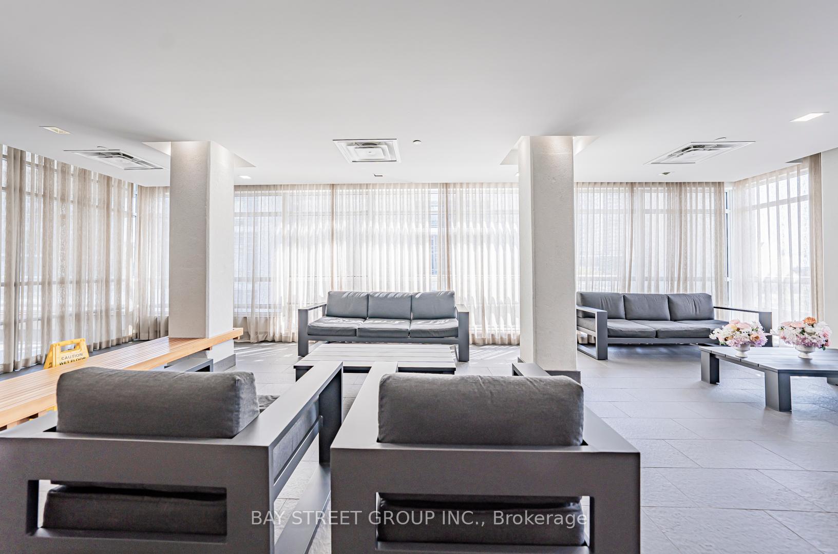 1 Bedroom Condo at 275 Yorkland, Toronto For sale