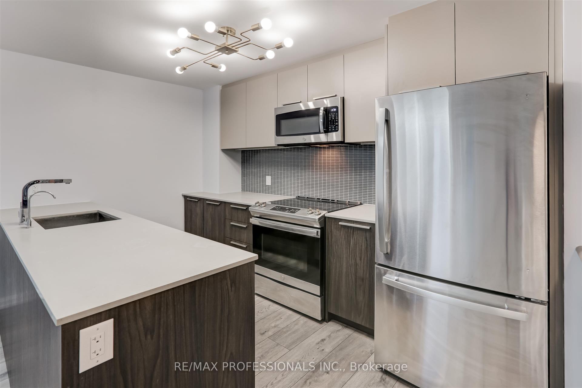 3 Bedrooms Condo at 10 Brin, Toronto For sale