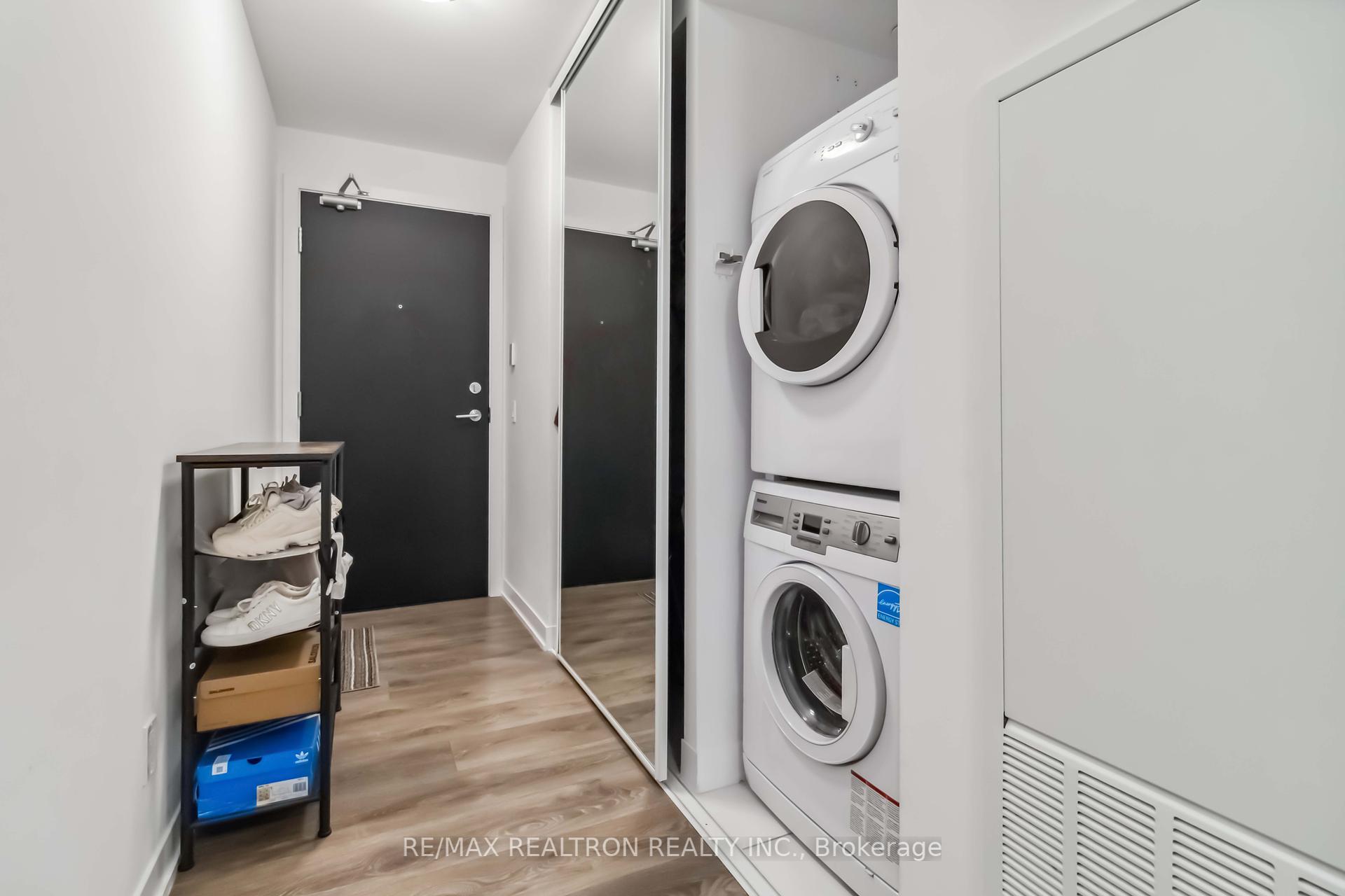 1 Bedroom Condo at 87 Peter,  Toronto For sale